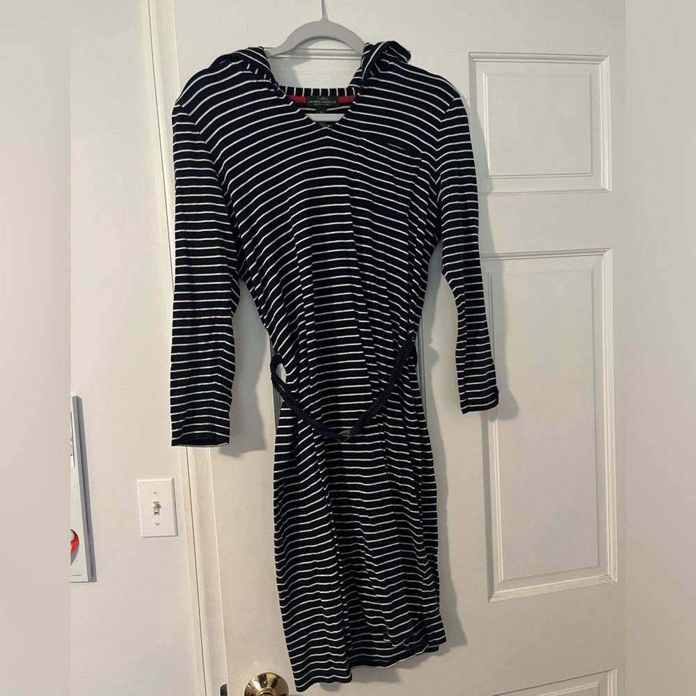 Dress with long sleeve dress.